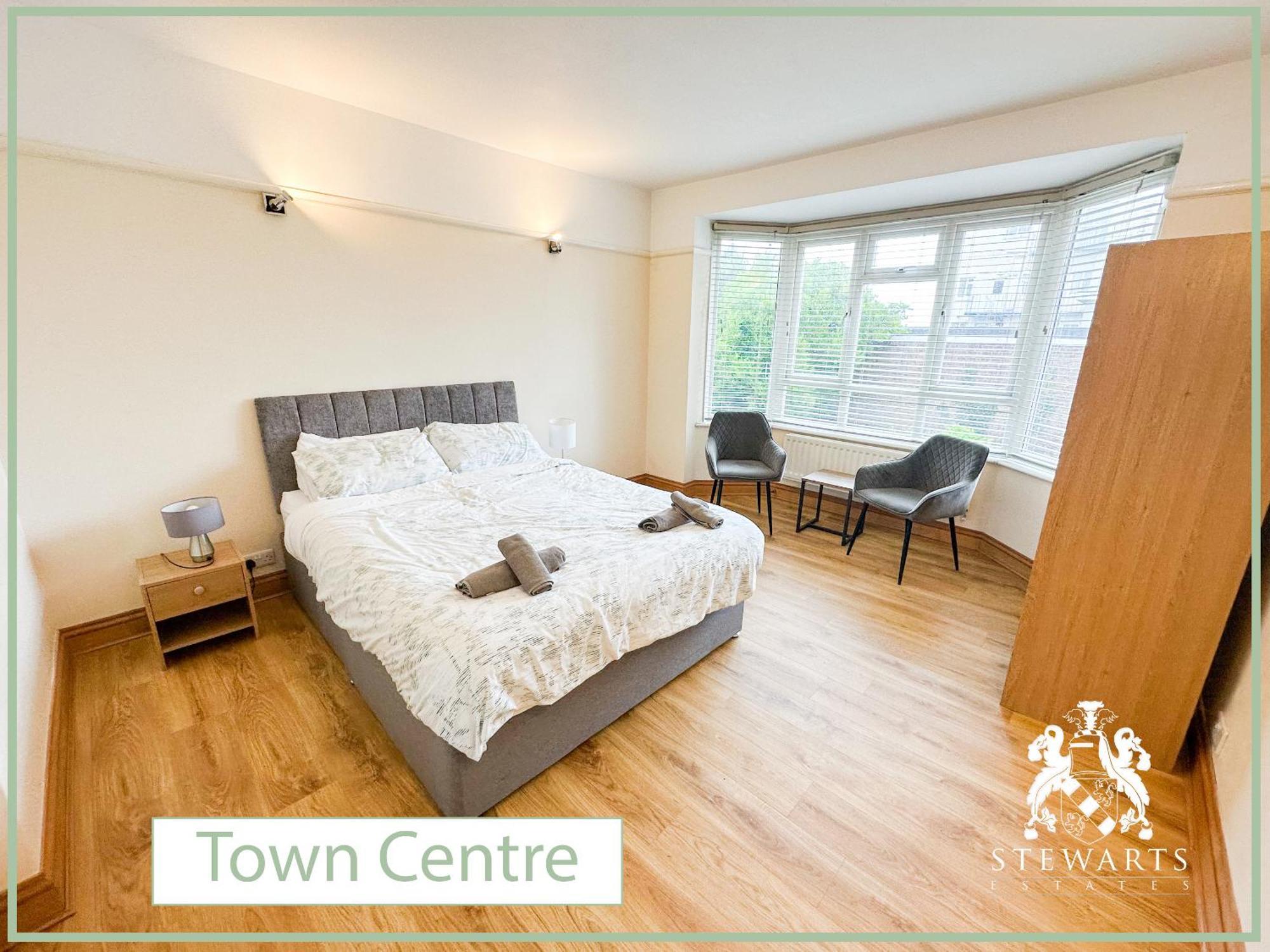 Town Centre Apartment Sleeps 9 Bournemouth Exteriör bild
